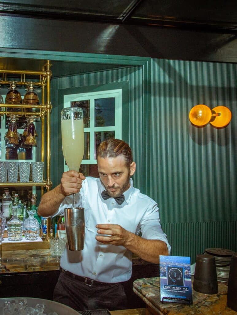 Magic&Cocktails bartender making a trick