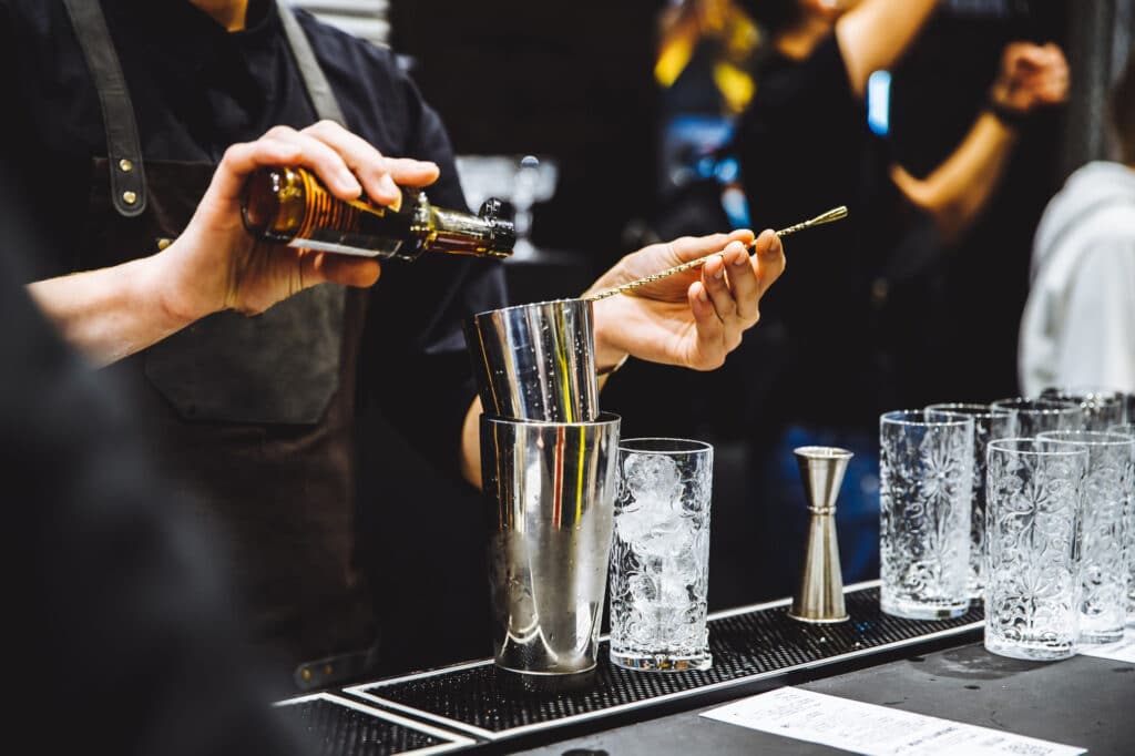 how to hire a bartender for a wedding