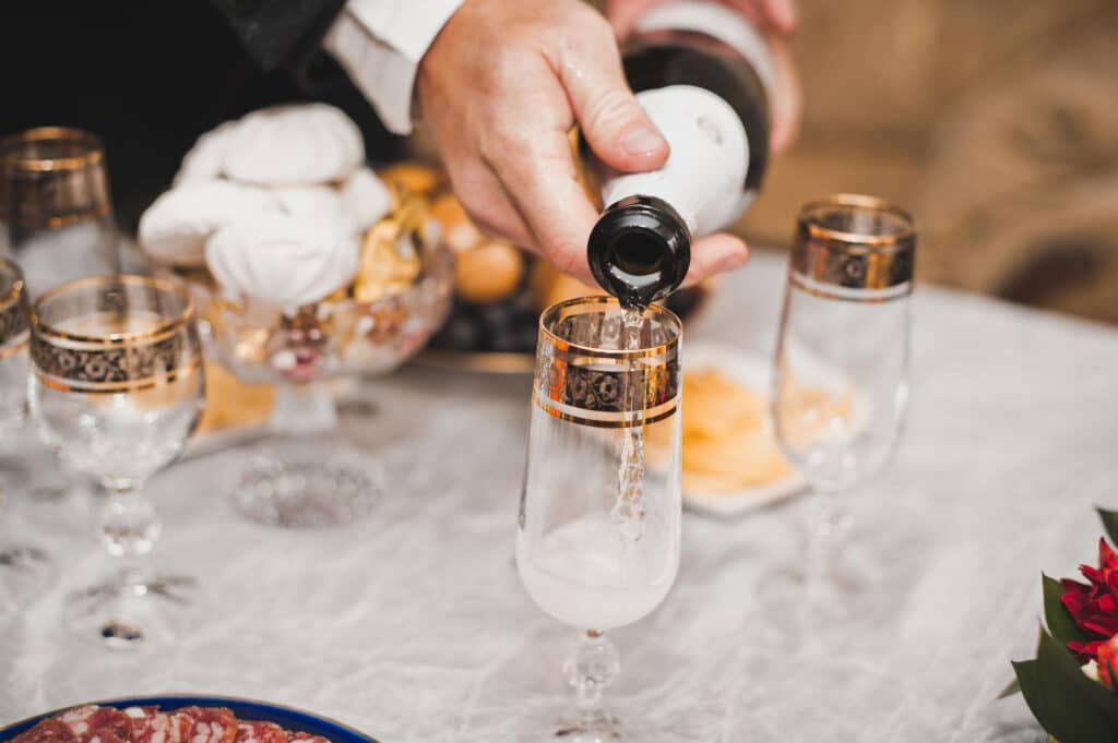 wedding bartender cost