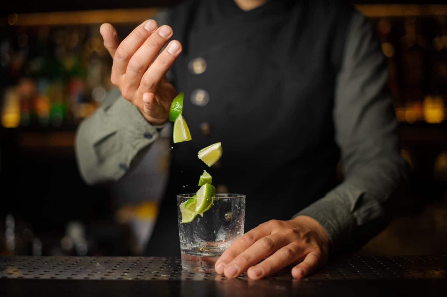mojito preparation by a bartender